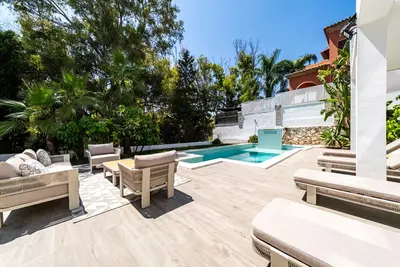 Detached Villa in Nueva Andalucía