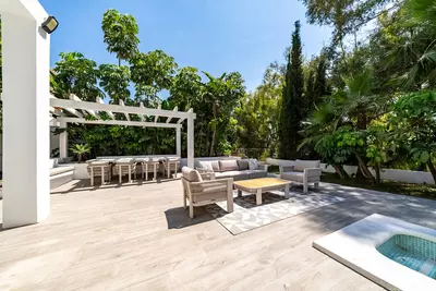 Detached Villa in Nueva Andalucía