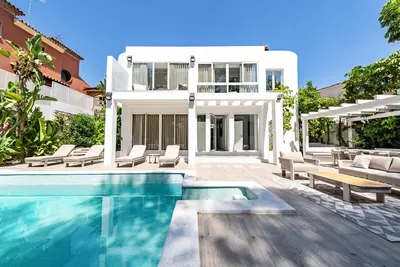 Detached Villa in Nueva Andalucía
