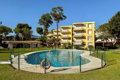 Middle Floor Apartment in Estepona