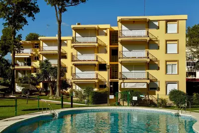 Middle Floor Apartment in Estepona