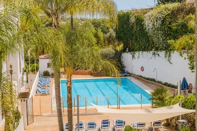 Middle Floor Apartment in Nueva Andalucía