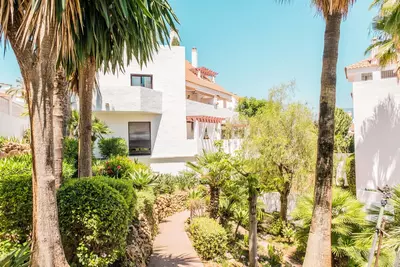 Middle Floor Apartment in Nueva Andalucía