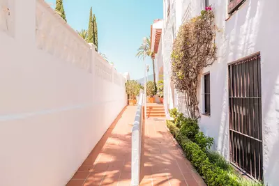 Middle Floor Apartment in Nueva Andalucía