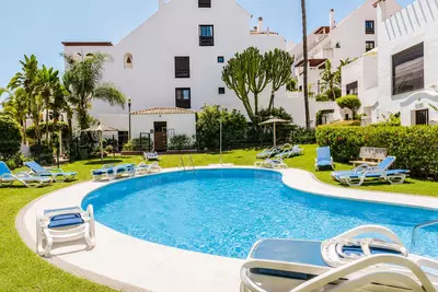 Middle Floor Apartment in Nueva Andalucía