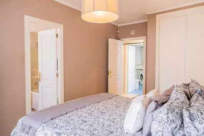 Middle Floor Apartment in Nueva Andalucía