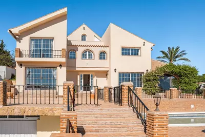 Detached Villa in Estepona