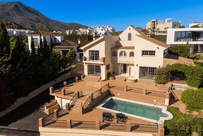 Detached Villa in Estepona