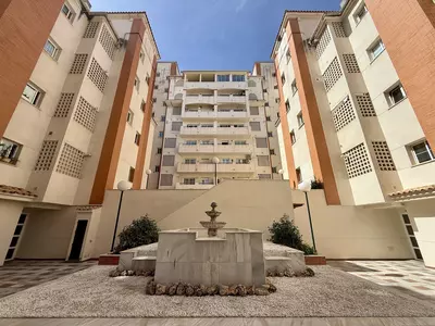 Middle Floor Apartment in Estepona