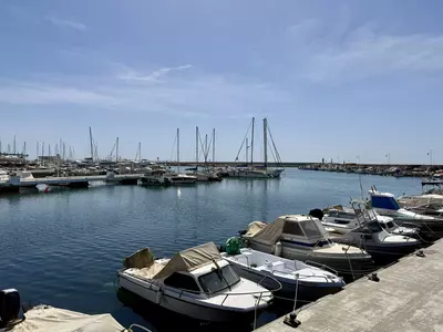 Middle Floor Apartment in Estepona