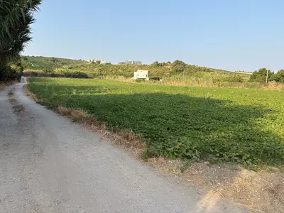 Land in Casares