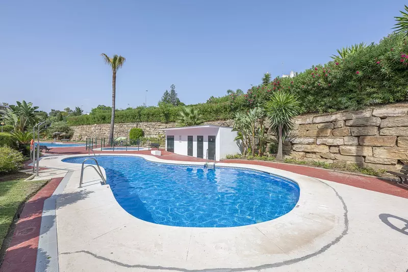 Middle Floor Apartment in Guadalmina Alta