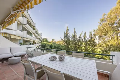 Middle Floor Apartment in Guadalmina Alta