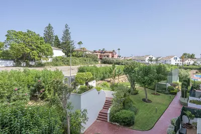 Middle Floor Apartment in Guadalmina Alta
