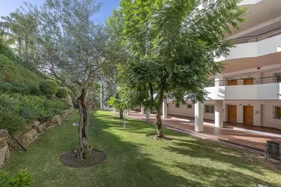 Middle Floor Apartment in Guadalmina Alta