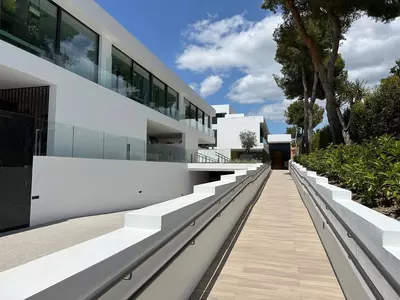 Semi-Detached House in Nueva Andalucía