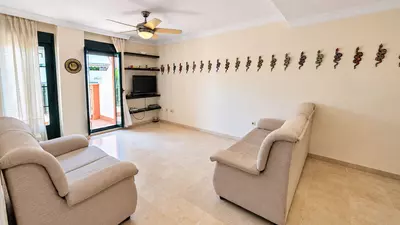 Middle Floor Apartment in Estepona
