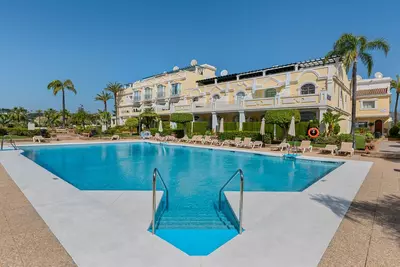 Ground Floor Apartment in Nueva Andalucía