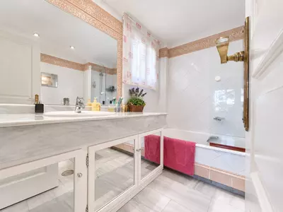 Middle Floor Apartment in Marbella