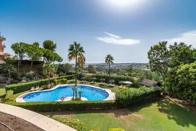 Middle Floor Apartment in Nueva Andalucía