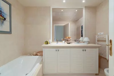 Middle Floor Apartment in Nueva Andalucía