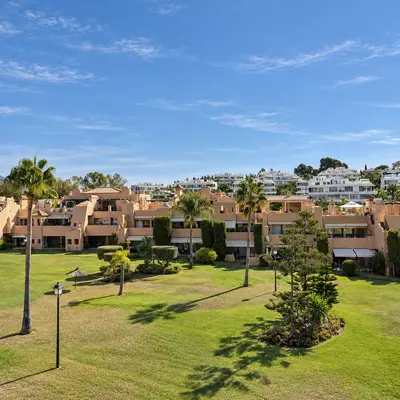 Middle Floor Apartment in Estepona