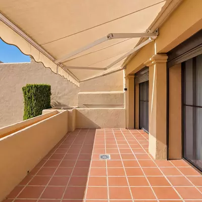 Middle Floor Apartment in Estepona