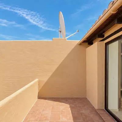 Middle Floor Apartment in Estepona