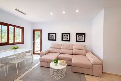 Middle Floor Apartment in Benahavís