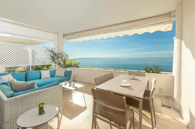 Middle Floor Apartment in Estepona