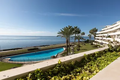 Middle Floor Apartment in Estepona