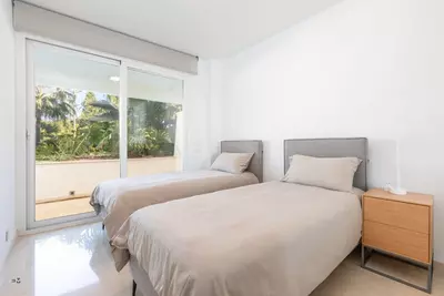 Middle Floor Apartment in Estepona