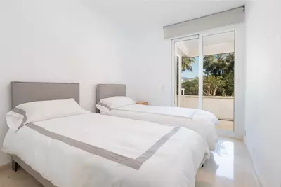 Middle Floor Apartment in Estepona