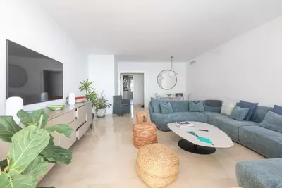 Middle Floor Apartment in Estepona