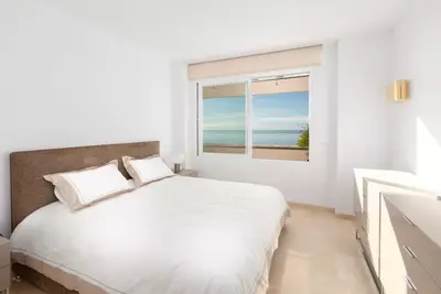 Middle Floor Apartment in Estepona