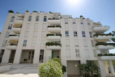 Middle Floor Apartment in Marbella