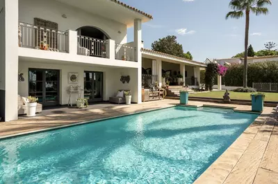 Detached Villa in El Paraiso