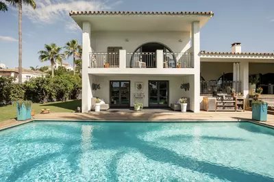 Detached Villa in El Paraiso