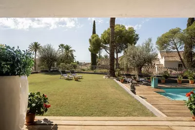 Detached Villa in El Paraiso