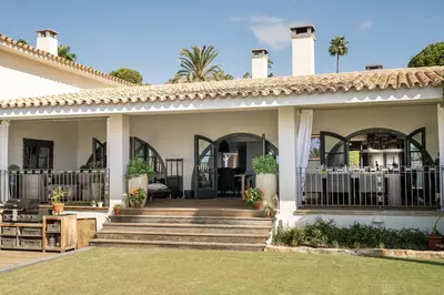Detached Villa in El Paraiso