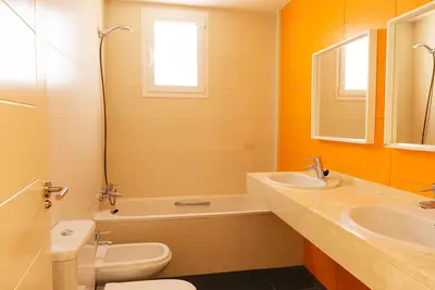 Middle Floor Apartment in Estepona