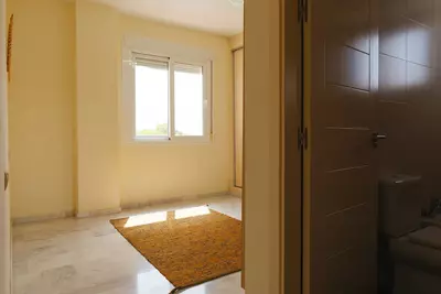 Middle Floor Apartment in Estepona