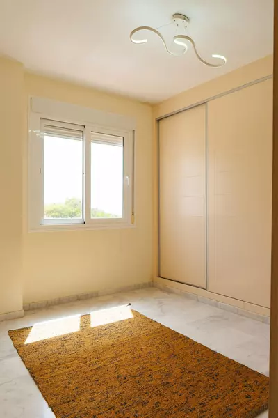 Middle Floor Apartment in Estepona