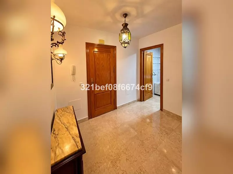 Middle Floor Apartment in Estepona