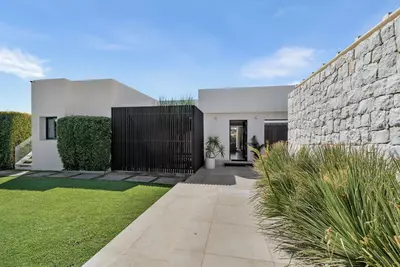 Detached Villa in Nueva Andalucía