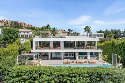 Detached Villa in Nueva Andalucía