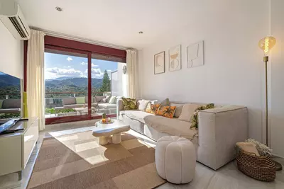Middle Floor Apartment in Benahavís