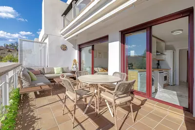 Middle Floor Apartment in Benahavís