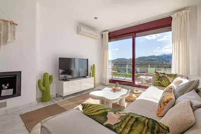 Middle Floor Apartment in Benahavís