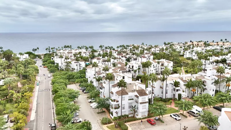 Middle Floor Apartment in Costalita